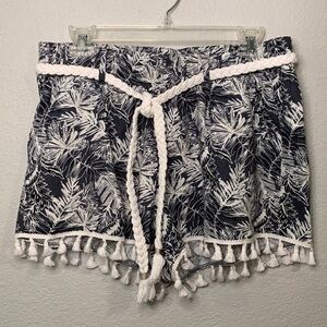 Rewash linen blend pull on shorts with tassels and braided rope belt L